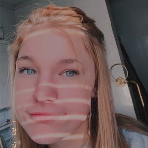 Meet your Posher, Mia